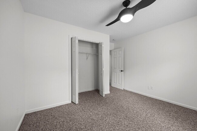 Building Photo - Convenient 3-Bedroom Rental with Fenced Ya...