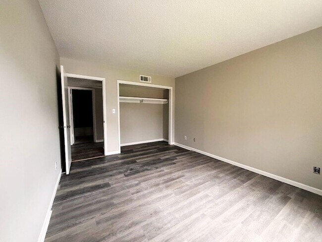 Building Photo - 2928 Parc Lorraine