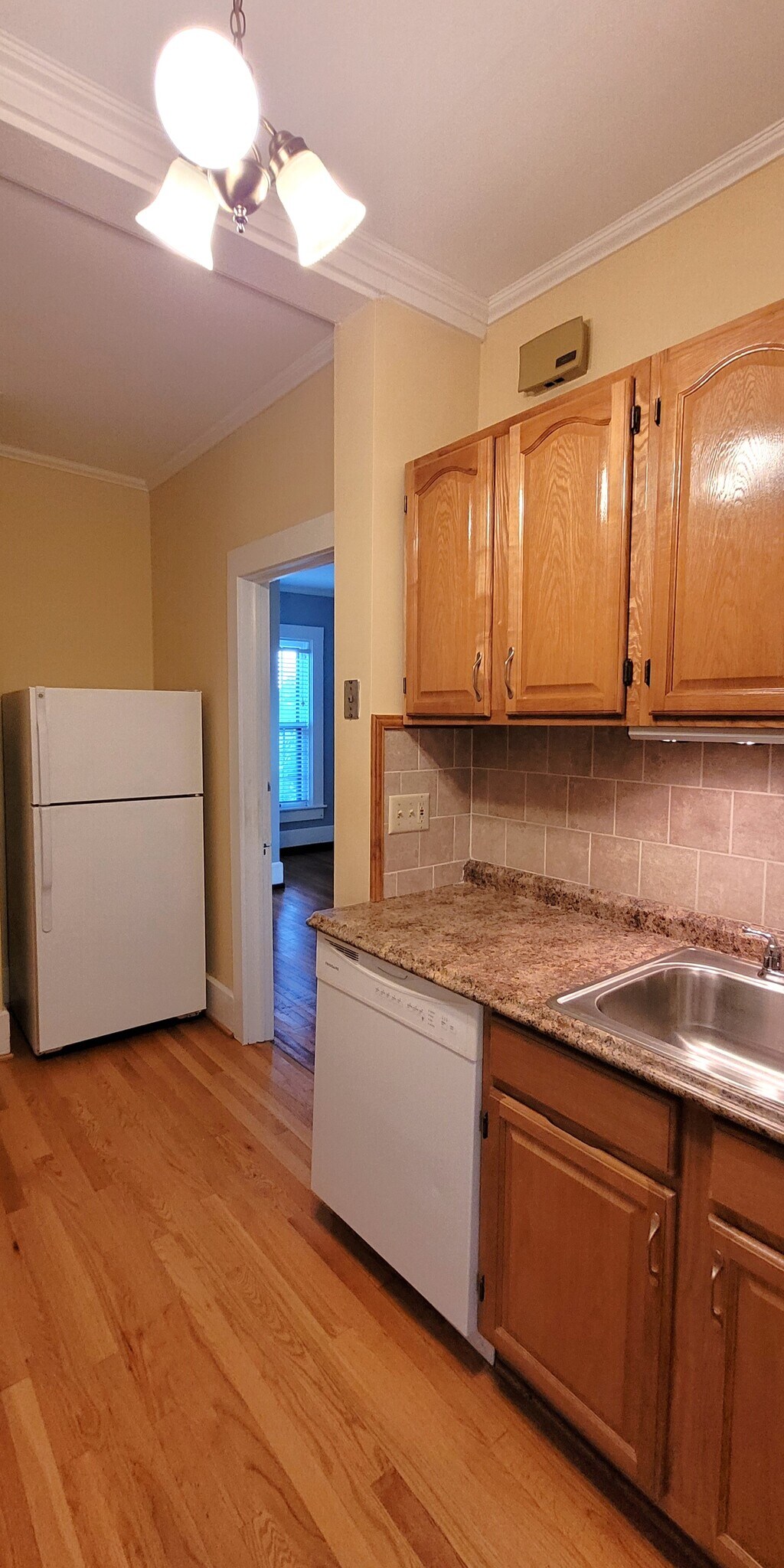 Kitchen - 463 W Gray St