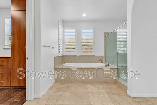 Building Photo - 3223 Carpenter Way