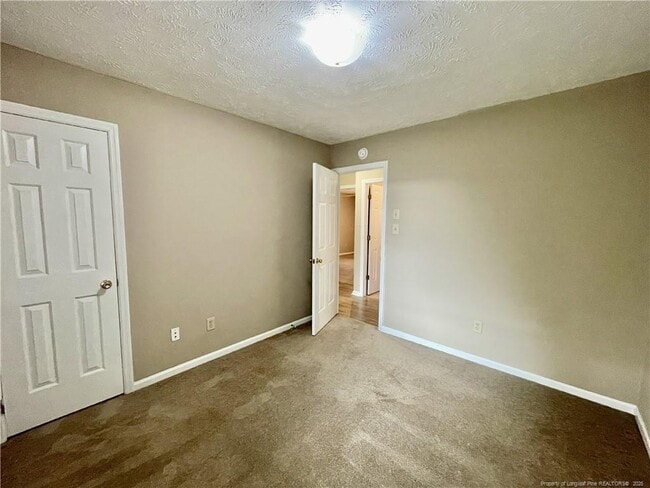 Building Photo - 103 Peregrine Pl