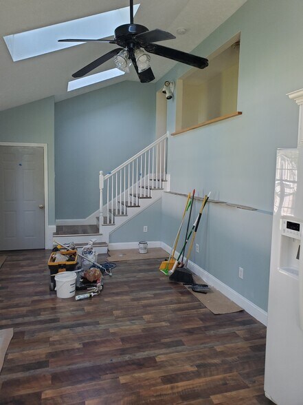 Building Photo - 132 Lawrence Rd