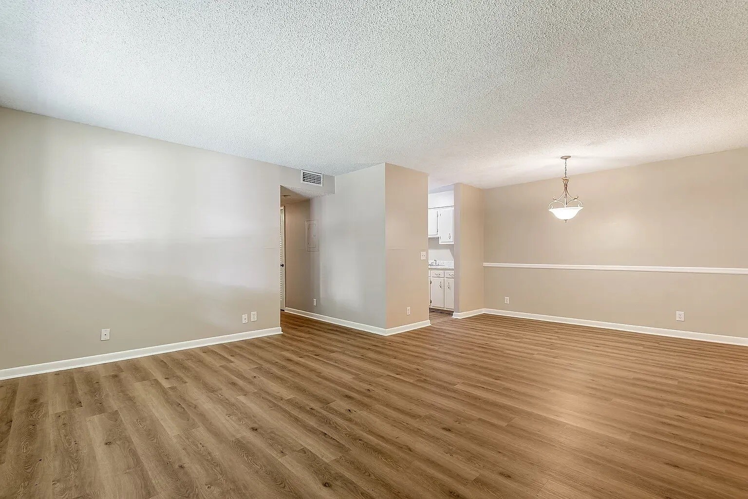 Building Photo - 2929 Selena Dr