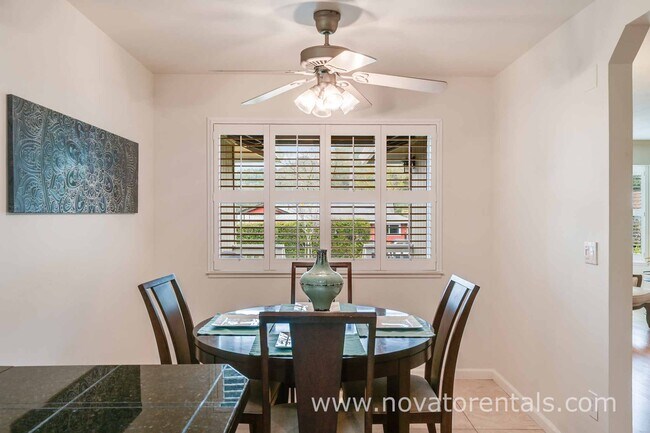 Building Photo - 44 Trish Dr