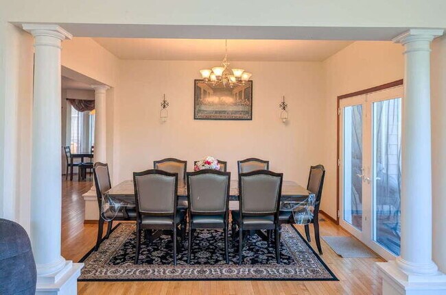 Building Photo - 5907 77th Dr NE