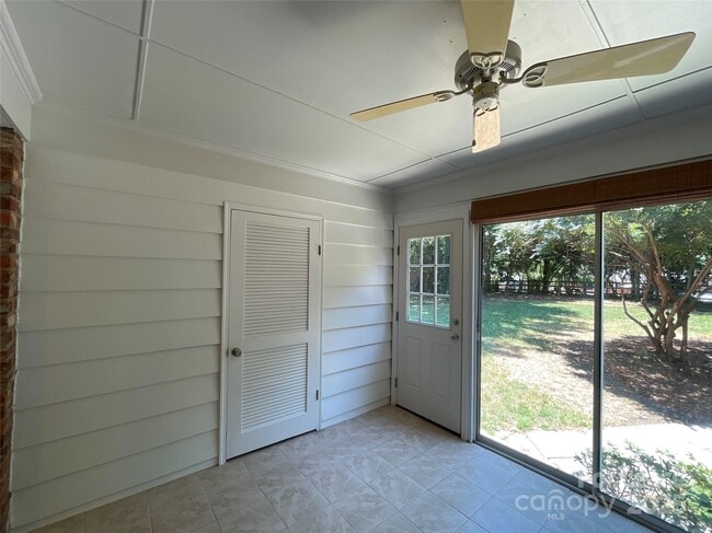 Building Photo - 3917 Kitley Pl