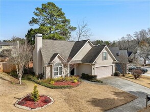 Building Photo - 2179 Mainsail Dr NE