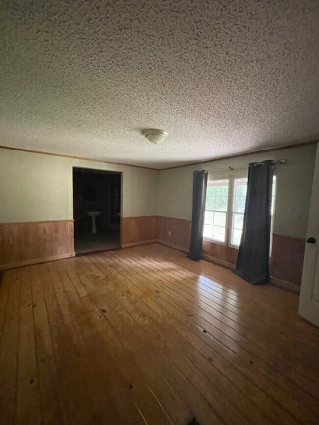 Building Photo - Rustic home in Citronelle