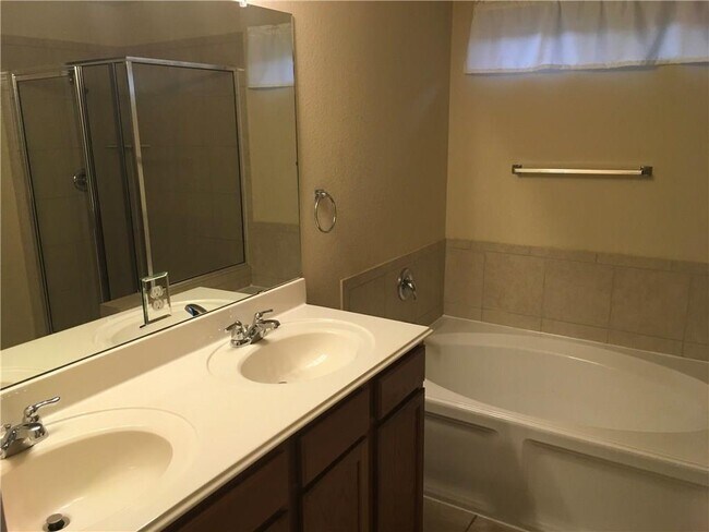 Building Photo - 112 Beargrass Dr