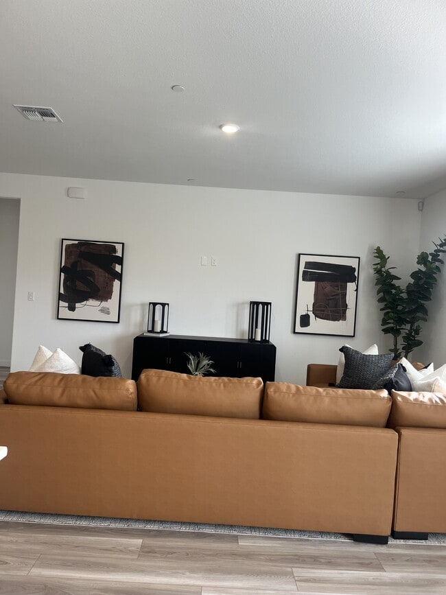 Building Photo - 1085 Silverado Wy