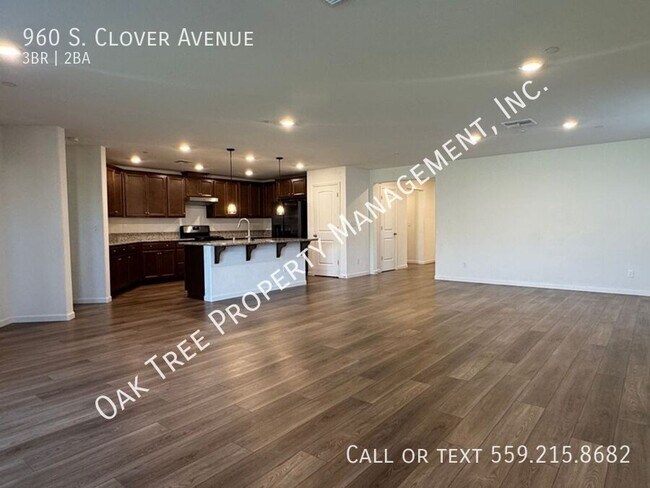 Building Photo - 960 S Clover Ave