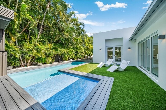 Building Photo - 475 Woodcrest Rd