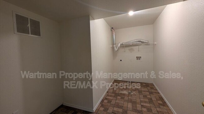 Building Photo - 5120 Finadene Ct