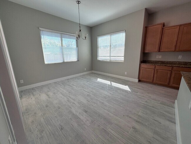 Dining room - 3497 E Loma Vista St