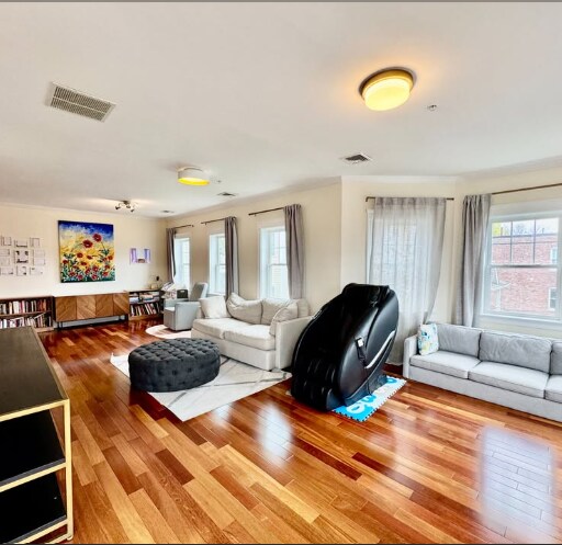 Building Photo - 15 Millmont St