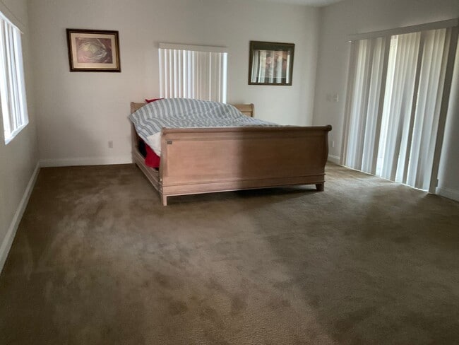 Building Photo - Spacious and Furnished 9 Bedroom House Near Cal State Fullerton