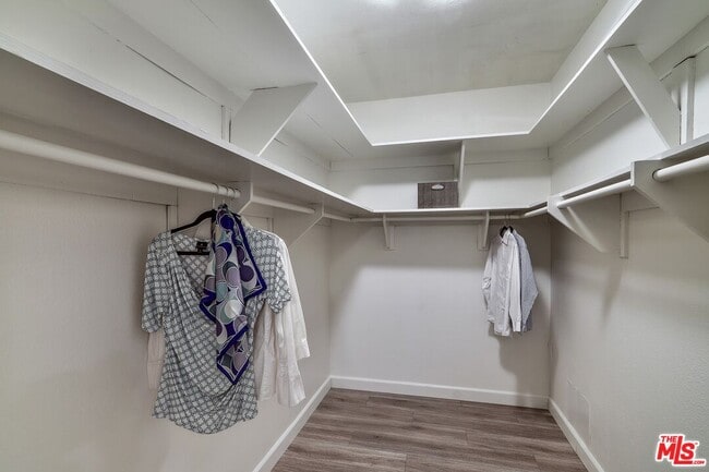 Building Photo - 8642 Gregory Wy