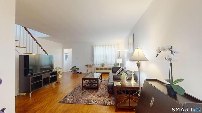 Building Photo - 638 Prospect St