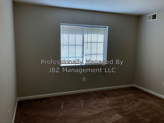 Building Photo - 1625 Ingleside Ave