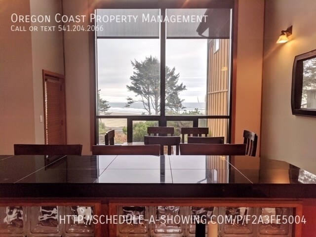 Building Photo - Amazing Ocean view 3 Bedroom Condominium!