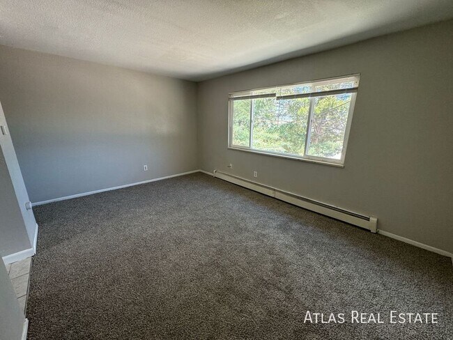 Building Photo - 318 Bonnie Ct