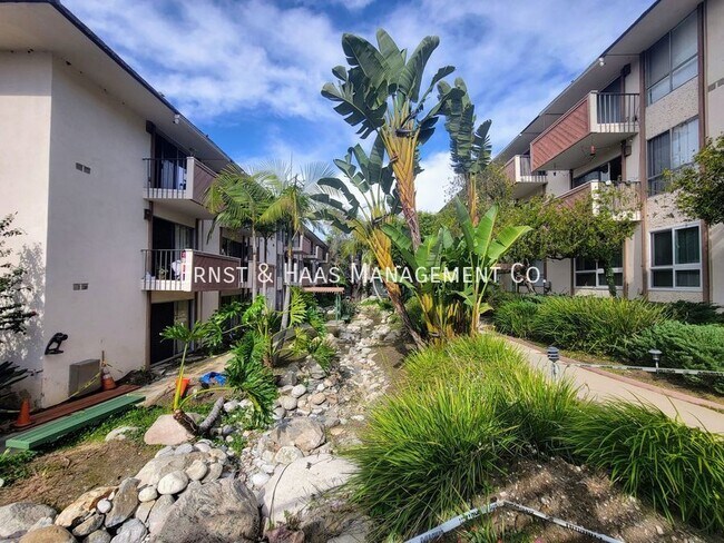 Building Photo - 5585 E Pacific Coast Hwy