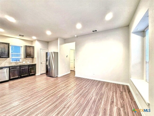 Building Photo - 152 Witchhazel Way