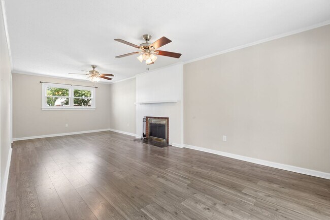 Building Photo - 29 Adriatic Ave