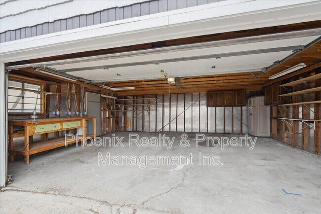 Building Photo - 211 E Geneseo St