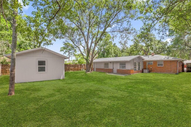 Building Photo - 518 Lavon Dr