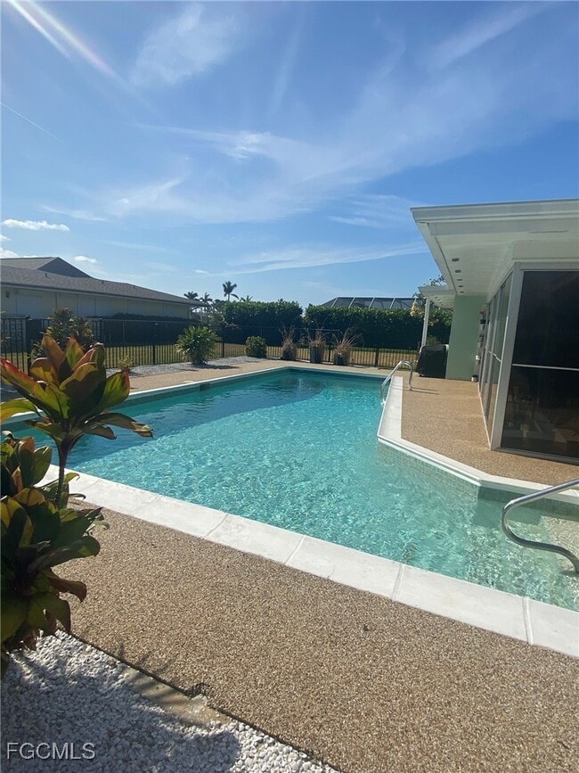 Building Photo - 5917 SW 1st Ct