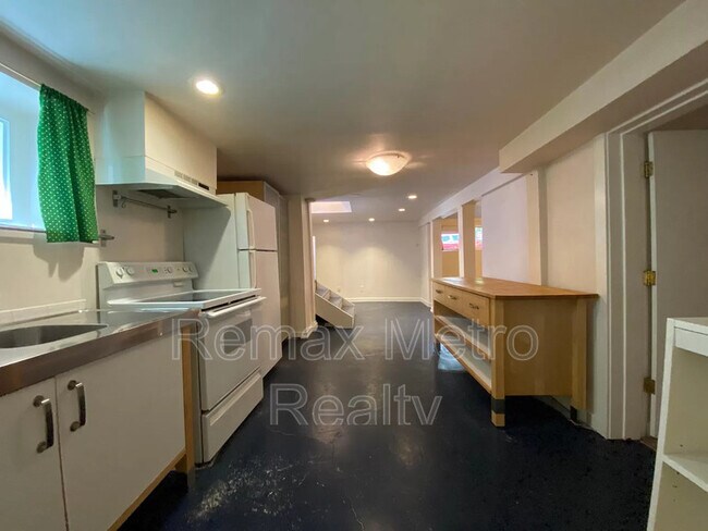 Primary Photo - 1111 E Republican St