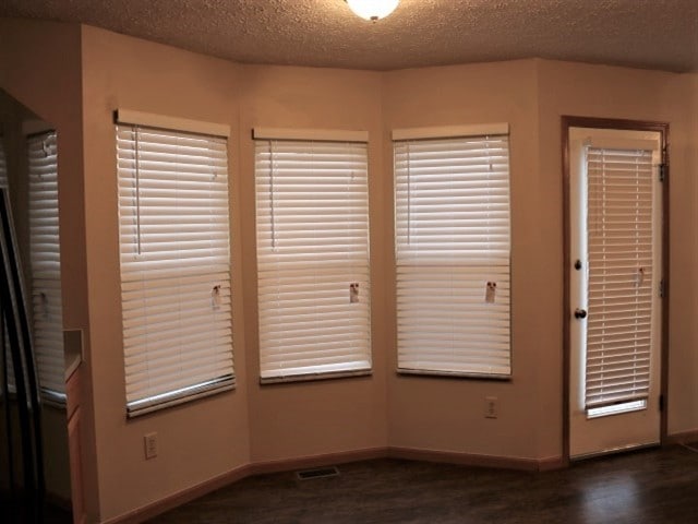 Building Photo - 6774 Laburnum Dr