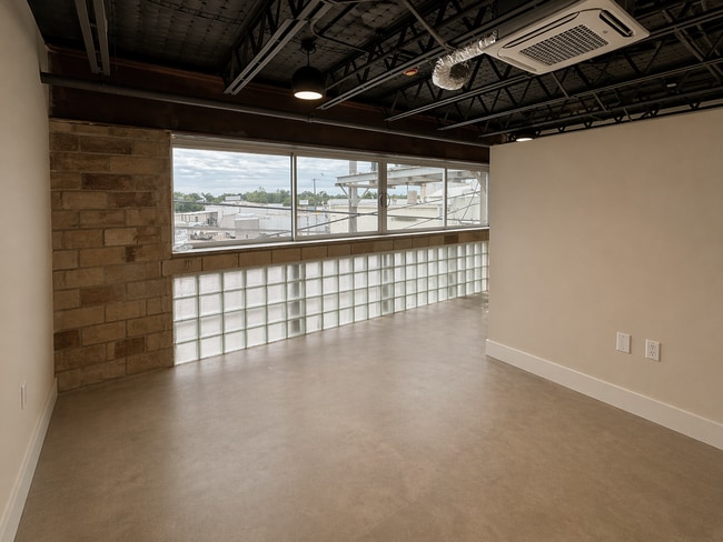 Building Photo - The Garden Lofts