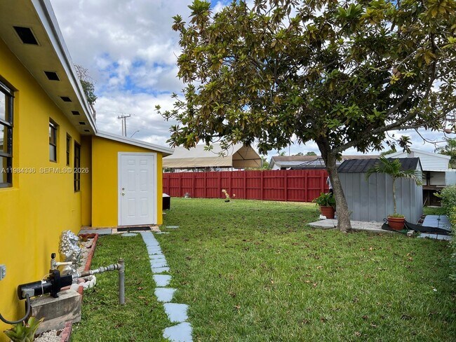 Building Photo - 12135 SW 182nd Terrace