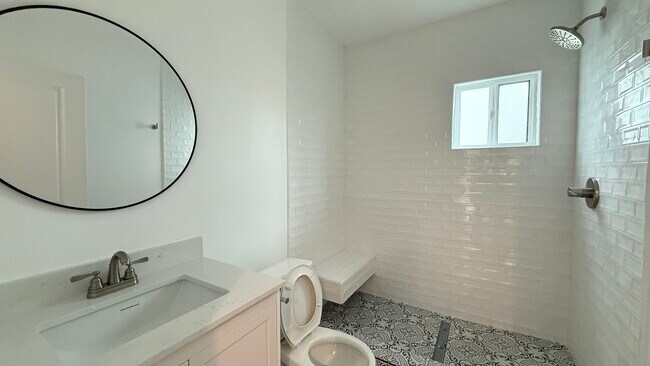 Building Photo - 15109 Leadwell St