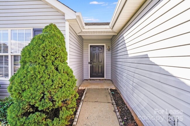 Building Photo - 5911 Vista Verde Ct