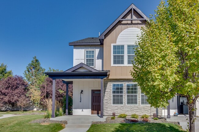 Primary Photo - Beautiful 3 Bedroom Boise Townhome!