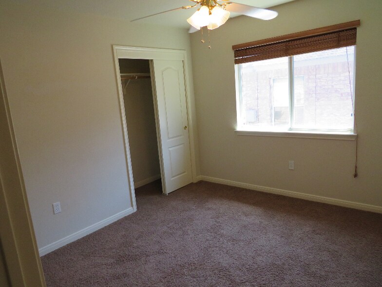 Building Photo - 3918 Southern Grove