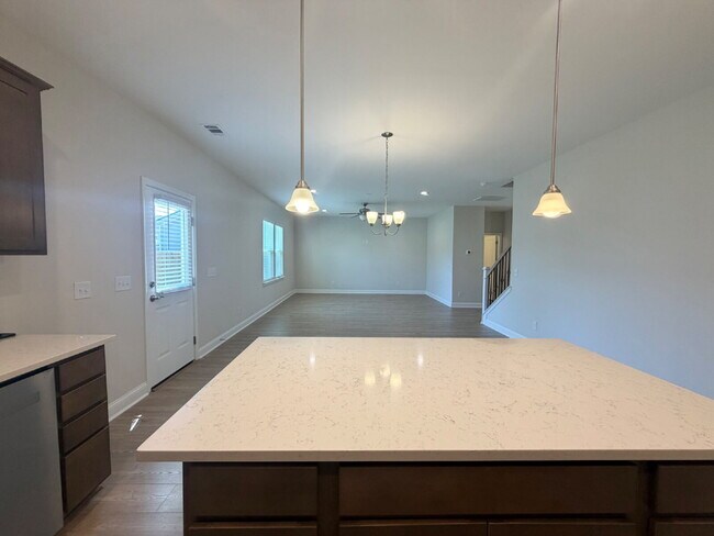 Building Photo - Move In Ready Home in Malind Bluff!