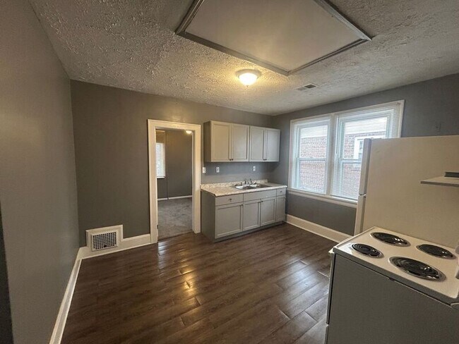 Building Photo - 3808 Kenker Pl