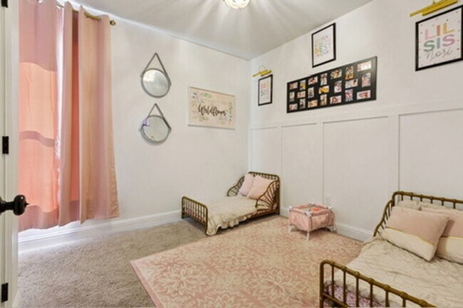 Building Photo - Bright & Spacious 4BR Home in Lake Haven –...