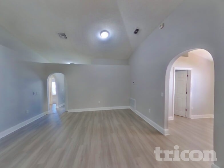 Building Photo - 1656 Dartmouth Dr