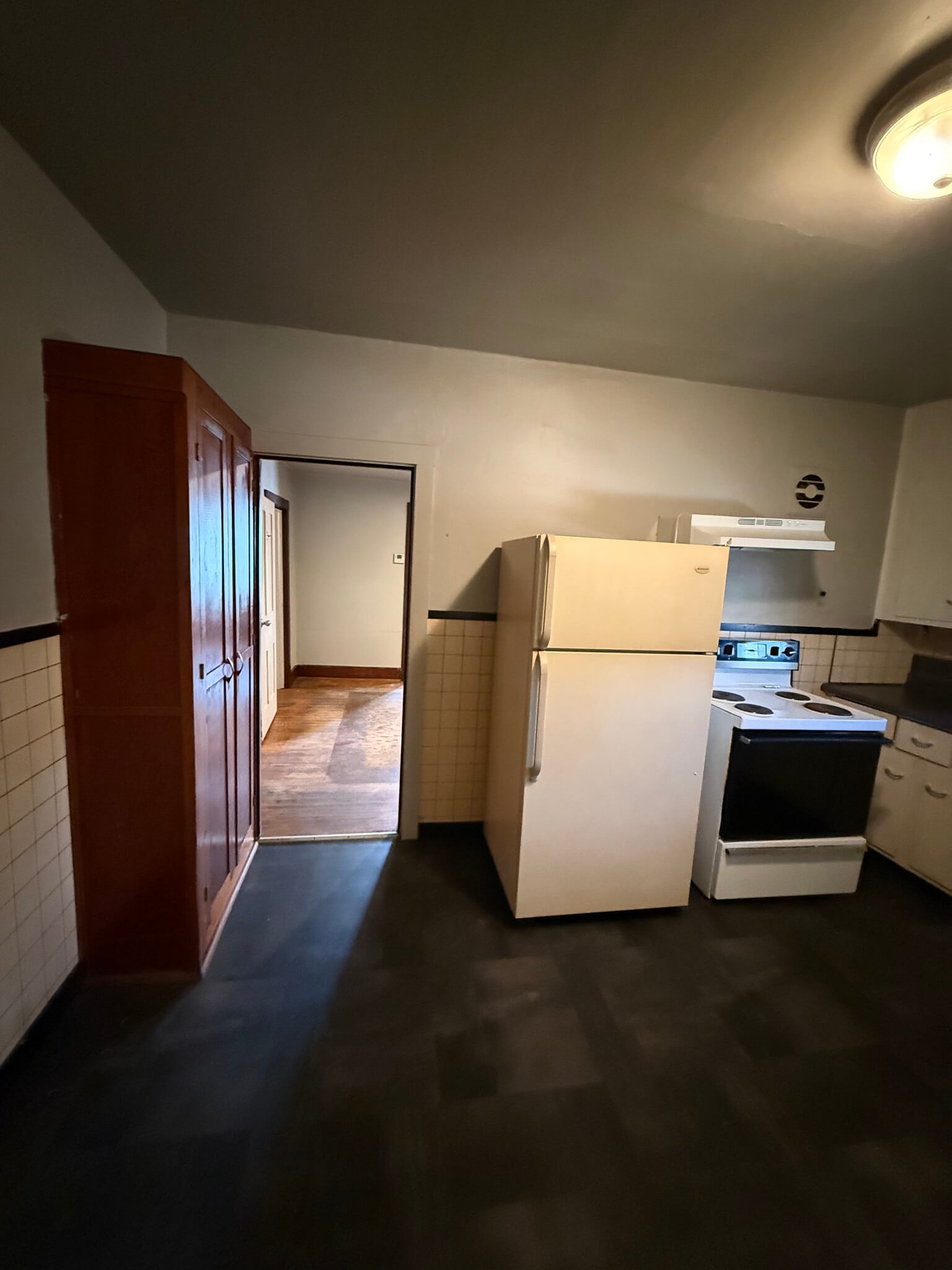 Building Photo - 610 E Henry St