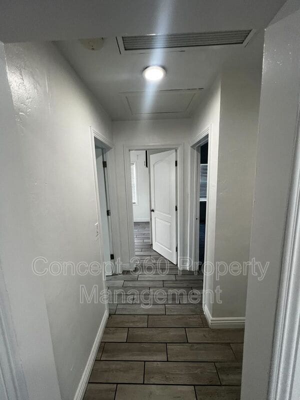 Building Photo - 14101 1/2 ANDERSON PL