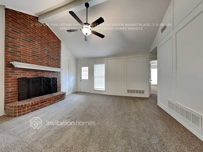 Building Photo - 804 E Aimee St