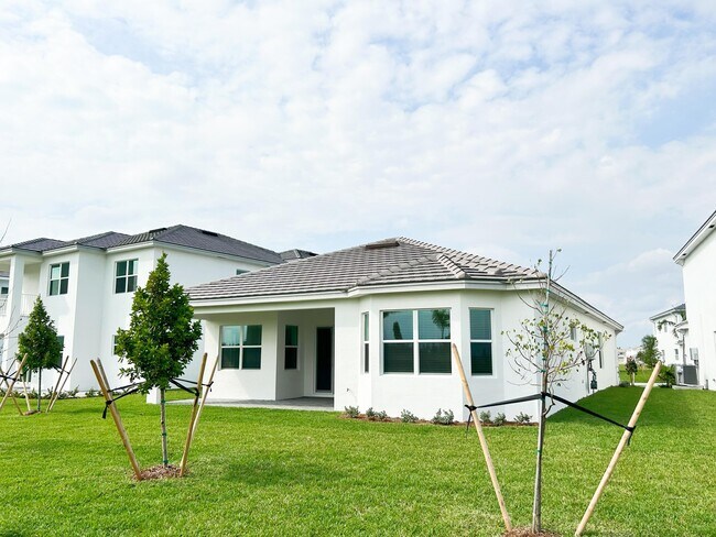 Building Photo - 5327 Liberty Ln