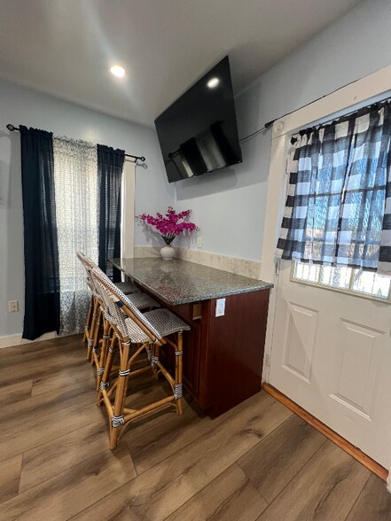 Building Photo - 206 Neponset Ave