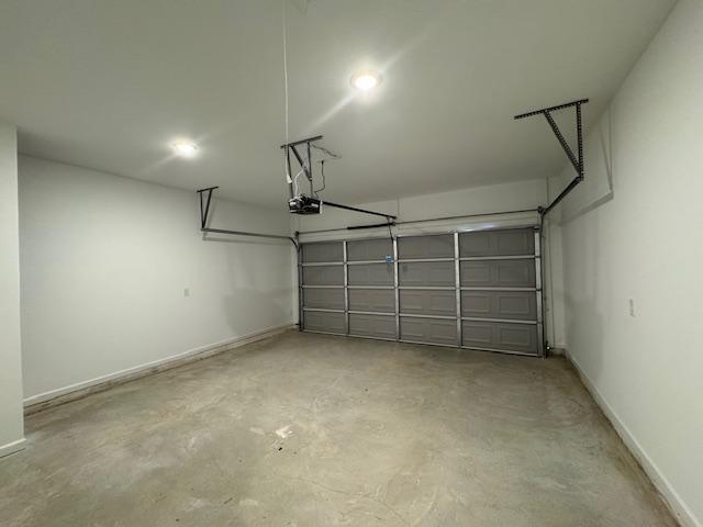 Building Photo - 110 Monroe Ct