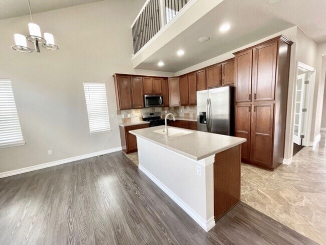 Building Photo - Stunning 4 Bed/4 Bath Home in Banning Lewis Ranch